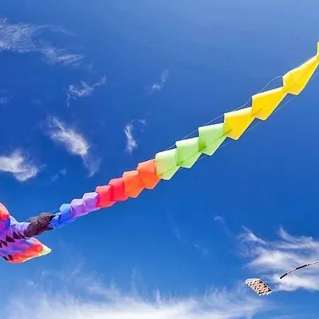 Comfortable Homes, Close To The Sea Feriehus